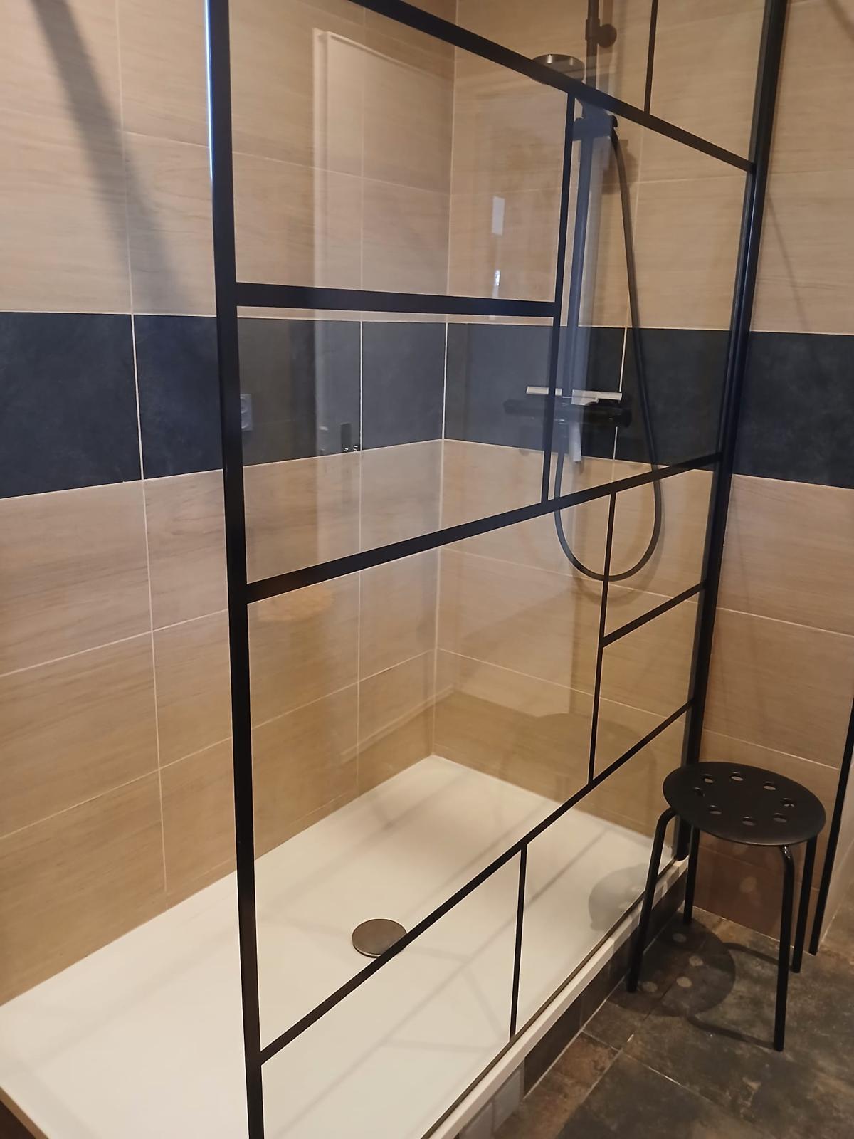 Détail de la chambre 1, Cap sur Juan